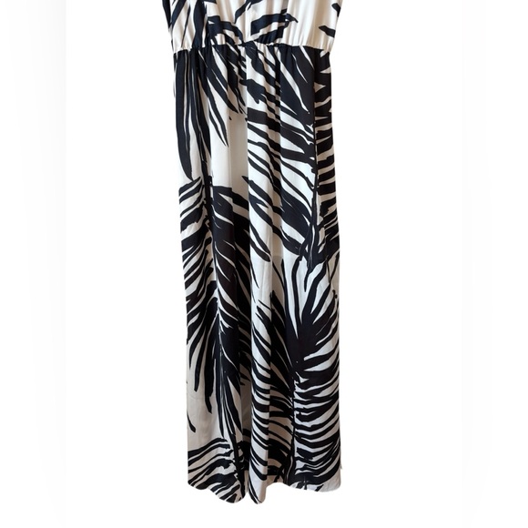 H&M Tropical Leaf Print Maxi Dress Sz 6 Double V Neck Lightweight Resort Wear - Picture 3 of 11